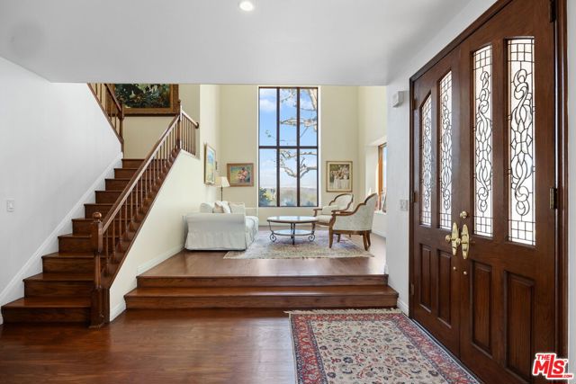 24464 Park Granada, Calabasas CA: https://media.crmls.org/mediaz/d0ed9ad0-58c9-4bac-9756-ed1c3d41e940.jpg