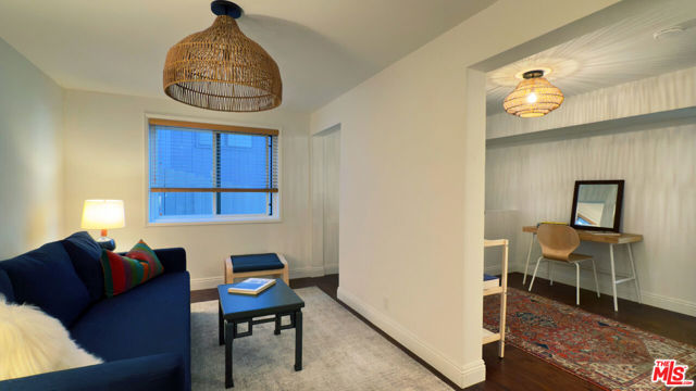 26533 Ocean View Drive, Malibu CA: https://media.crmls.org/mediaz/d0ee5a47-1a48-47fa-9cb0-e91e74904022.jpg