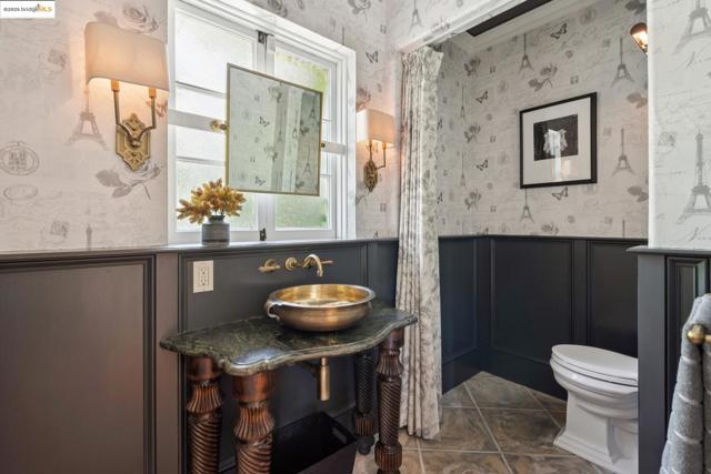 305 The Uplands, Berkeley CA: https://media.crmls.org/mediaz/d0ee6117-b26e-4f76-9b93-61febebc5395.jpg