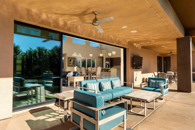 15 Via Montagna, Rancho Mirage CA: https://media.crmls.org/mediaz/d0ee678b-fa14-48f0-894a-06d049906b65.jpg