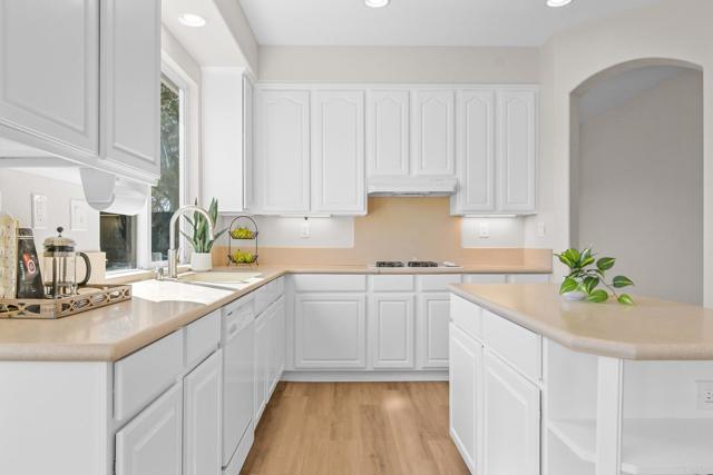 Detail Gallery Image 3 of 34 For 1279 W Vaquero, Chula Vista,  CA 91910 - 3 Beds | 2/1 Baths