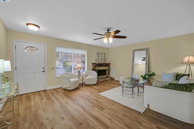 866 Cortland Way, Livermore CA: https://media.crmls.org/mediaz/d0f04589-f6c9-41d9-9cae-e9e57d9ed290.jpg