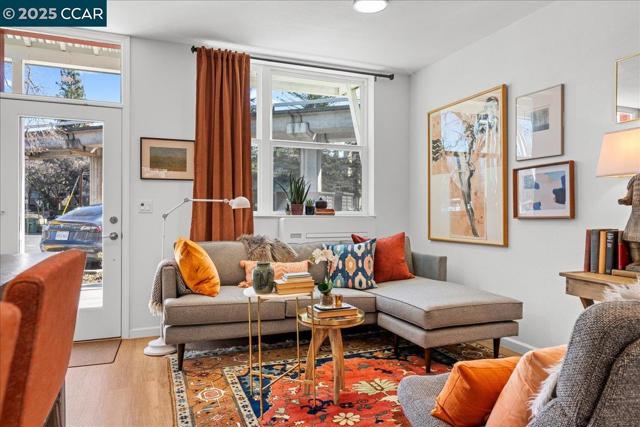 100 Esperanza Place, Walnut Creek CA: https://media.crmls.org/mediaz/d0f0dbe0-e1f9-41b3-b94a-99999e09ed1b.jpg