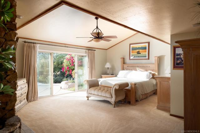 13671 Orchard Gate Rd, Poway CA: https://media.crmls.org/mediaz/d0f1c4fb-325a-4c5e-8365-6dba49c501d4.jpg
