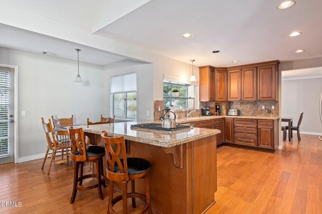 12-web-or-mls-12 - Kitchen