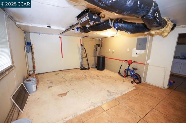 216 Suisun Ave, Rodeo CA: https://media.crmls.org/mediaz/d0f28834-7260-405b-93c6-275a95ef6cae.jpg