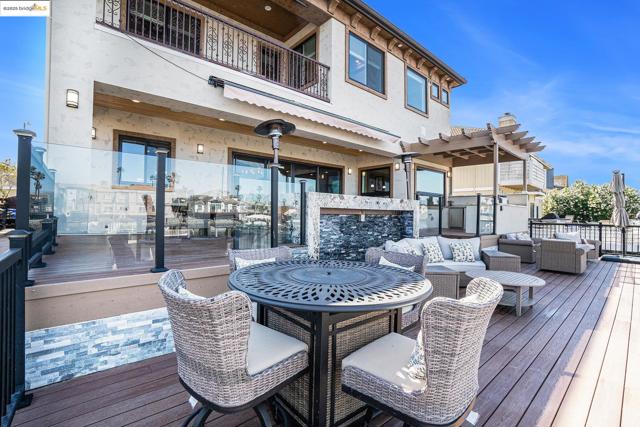 2012 Windward Pt, Discovery Bay CA: https://media.crmls.org/mediaz/d0f2b263-ad7b-4e7d-8ade-9daa05711292.jpg