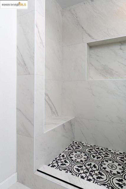 1515 Hampel St, Oakland CA: https://media.crmls.org/mediaz/d0f32538-68c6-45eb-800f-bbb2ed380db9.jpg