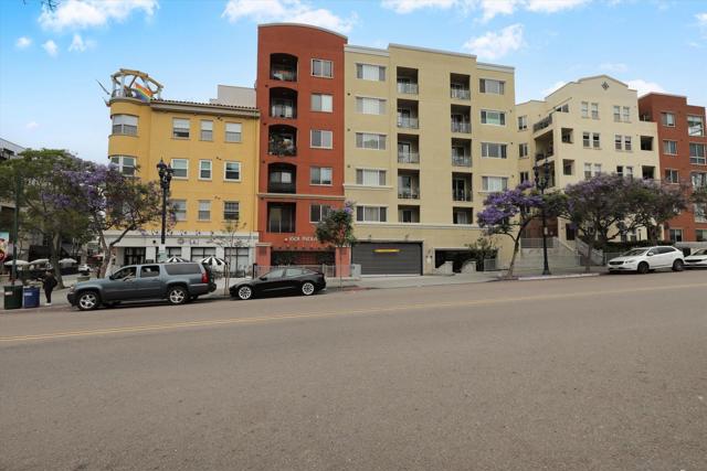 1601 India St, San Diego CA: https://media.crmls.org/mediaz/d0f352f8-ac3b-4e74-a144-41065ad08ae1.jpg