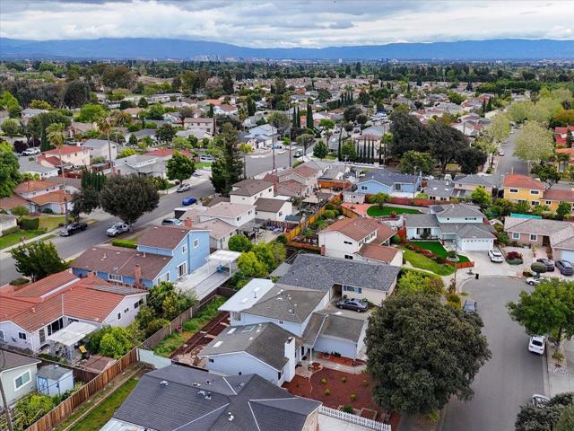2828 Monte Cresta Way, San Jose CA: https://media.crmls.org/mediaz/d0f39cd7-b672-4f81-b118-5f1738b920e8.jpg