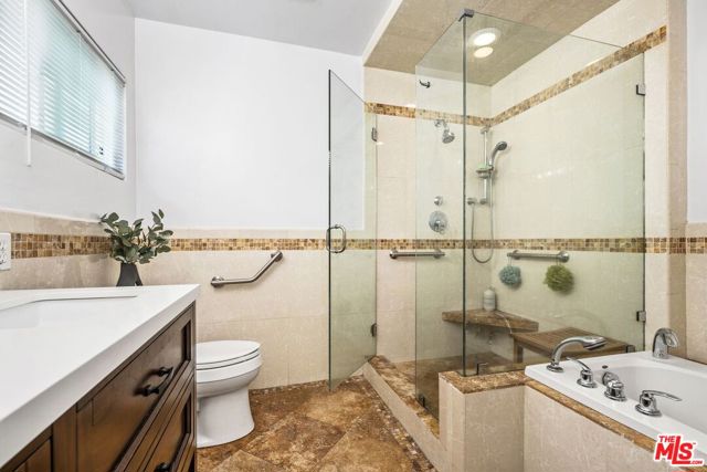 5905 S Chariton Avenue, Los Angeles CA: https://media.crmls.org/mediaz/d0f41912-5465-4172-a52e-8e8d3b2393ea.jpg