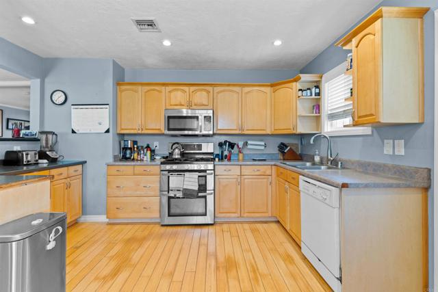 8626 Prospect Avenue, Santee CA: https://media.crmls.org/mediaz/d0f41f48-0330-4793-b272-04fe3b8be43e.jpg
