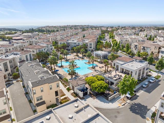 5212 Beachfront, San Diego CA: https://media.crmls.org/mediaz/d0f449d2-5604-492b-8e4f-8b0e08f32d8a.jpg