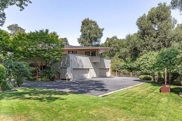 3 Oak Forest Court, Portola Valley CA: https://media.crmls.org/mediaz/d0f56ed6-f690-4ff7-9d7f-674a51b011e9.jpg