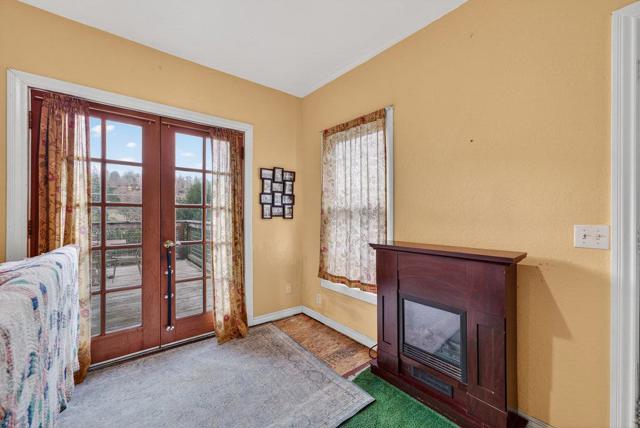 885 Larkin Valley Road, Watsonville CA: https://media.crmls.org/mediaz/d0f5df9b-190f-447b-b484-3e5a49bffdb8.jpg