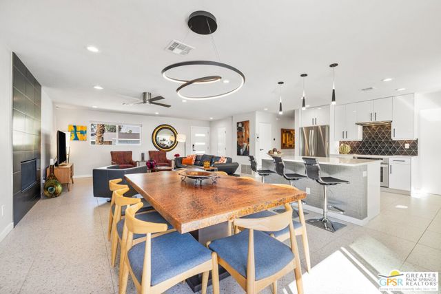 1244 S San Mateo Drive, Palm Springs CA: https://media.crmls.org/mediaz/d0f61191-8d10-4dfe-a369-12854cd8376f.jpg