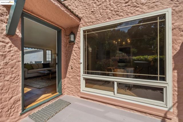 1675 Visalia Ave, Berkeley CA: https://media.crmls.org/mediaz/d0f623e5-972d-4957-8e16-4f6721b9cc99.jpg