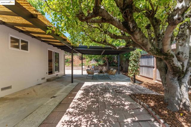 3129 Deseret Dr, Richmond CA: https://media.crmls.org/mediaz/d0f632b5-097f-42f6-bed2-d53ba0d222c4.jpg