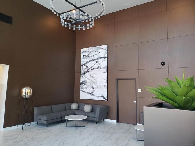 475 Redwood St, San Diego CA: https://media.crmls.org/mediaz/d0f64455-264b-4cff-849e-9d2f7ce0aab5.jpg