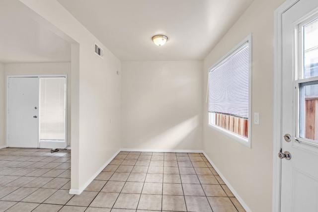 Image 17 of 19 For 2280 Glen Way