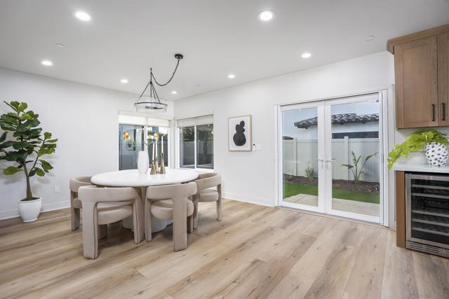 Image 25 of 75 For 4593 Coronado Ave