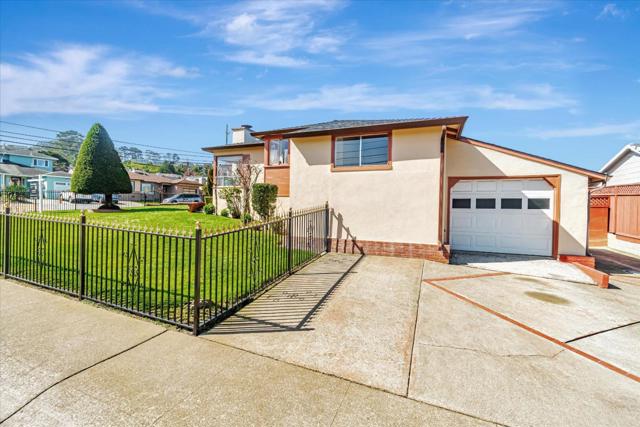 704 87th Street, Daly City CA: https://media.crmls.org/mediaz/d0f6a8dd-e1e0-4af5-bc9e-1d3c3fe03c17.jpg