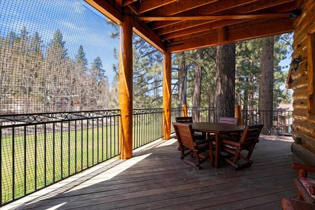 1215 Wolf Creek Court, Big Bear CA: https://media.crmls.org/mediaz/d0f6dbdb-6784-46ae-ab54-d8e96859398c.jpg