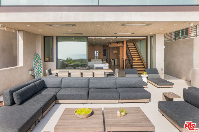 4016 The Strand, Manhattan Beach CA: https://media.crmls.org/mediaz/d0f72b64-a389-4d5f-ae9a-0c16bca39e5e.jpg