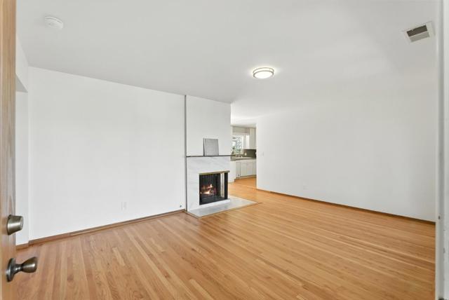 271 41st Avenue, San Mateo CA: https://media.crmls.org/mediaz/d0f7e5f4-a021-45ca-a5b0-d1f738088ab3.jpg