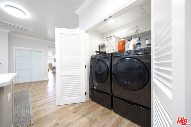 944 S Serrano Avenue, Los Angeles CA: https://media.crmls.org/mediaz/d0f805d7-0d3b-4e34-9cc3-62f8e9cf9917.jpg