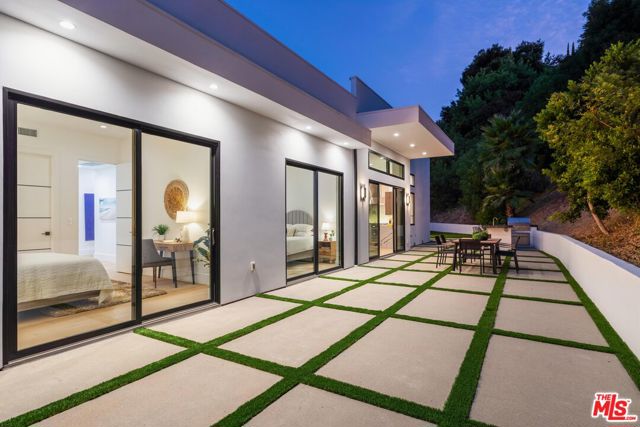 4637 Dunas Lane, Tarzana CA: https://media.crmls.org/mediaz/d0f8e90f-5924-405c-bc14-27ca81740dfa.jpg