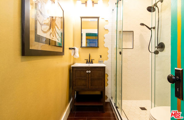 1872 W 38th Place, Los Angeles CA: https://media.crmls.org/mediaz/d0f96d42-caa3-422a-a968-ab3b448c815d.jpg