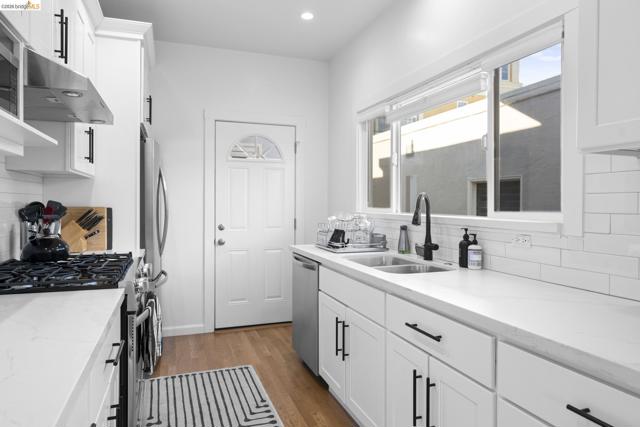 Image 17 of 42 For 4045 Manila Ave