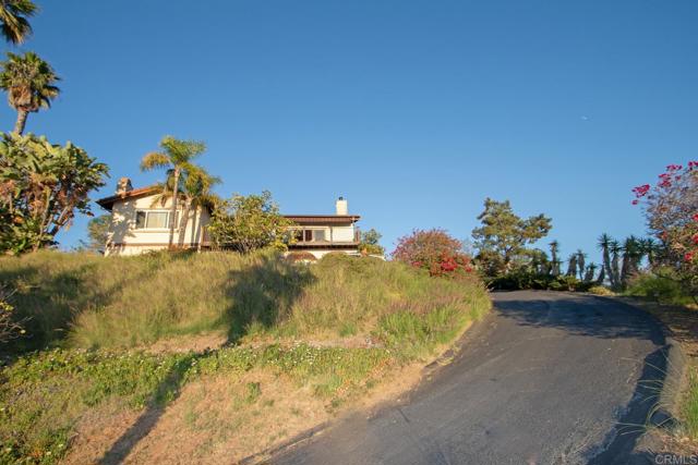 Detail Gallery Image 42 of 60 For 1330 Sugarbush Dr, Vista,  CA 92084 - 4 Beds | 3 Baths