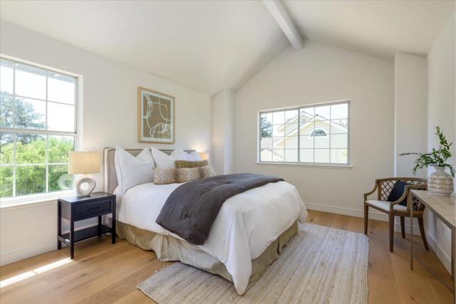 18 Melvin Henry Court, Redwood City CA: https://media.crmls.org/mediaz/d0fb03fe-5221-450f-9352-2323d055288d.jpg