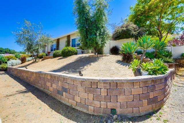 11541 Westhill, Lakeside CA: https://media.crmls.org/mediaz/d0fbec43-3c1b-49f1-b752-14a309fff39d.jpg