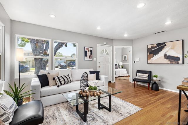 4050 Marian St, La Mesa CA: https://media.crmls.org/mediaz/d0fc0277-f333-4764-a2c0-4e646932eb1e.jpg