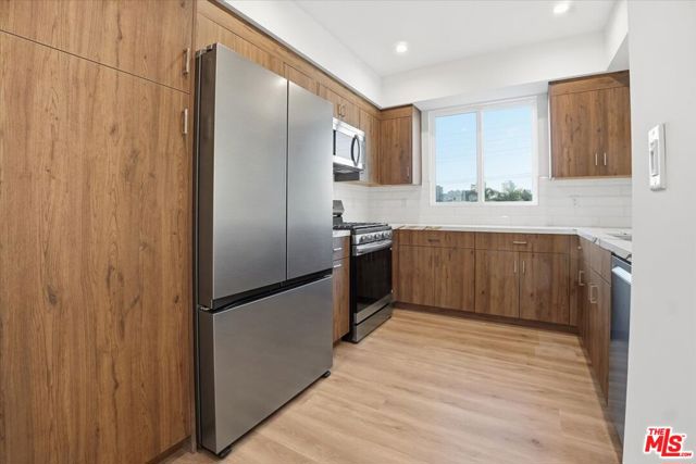 1820 Prosser Avenue, Los Angeles CA: https://media.crmls.org/mediaz/d0fcded5-c61f-4c4f-b611-1eb0151c3ecd.jpg