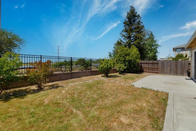 4700 Coppola Circle, Elk Grove CA: https://media.crmls.org/mediaz/d0fd7d21-e8dd-4a5b-a7da-ad76bd61d6aa.jpg