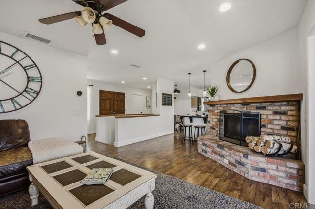 Detail Gallery Image 13 of 60 For 258 Vista Grande, Escondido,  CA 92025 - 3 Beds | 2 Baths