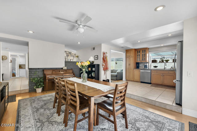 30 S Ellis Place, Newbury Park CA: https://media.crmls.org/mediaz/d0fe67b8-f606-44d2-ab08-df8514e87a70.jpg