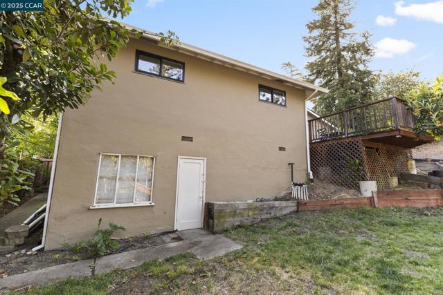 3348 Betty Ln, Lafayette CA: https://media.crmls.org/mediaz/d0ff3d36-7b52-4907-839e-7dcaf3800a4e.jpg