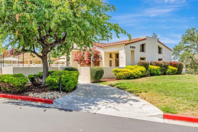 7798 Prestwick Circle, San Jose CA: https://media.crmls.org/mediaz/d0ffa363-32c4-43a4-af64-3235f5f2134e.jpg