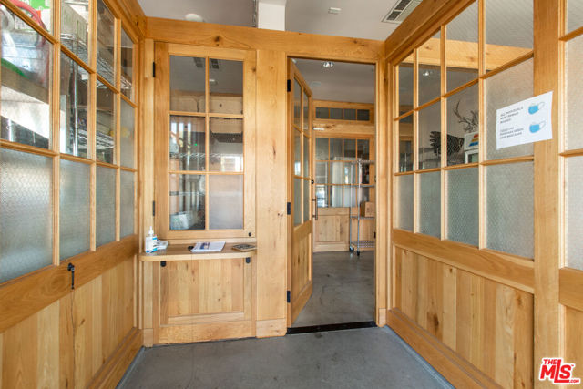 12906 Venice Boulevard, Los Angeles CA: https://media.crmls.org/mediaz/d0ffa793-35d4-4b33-a4b4-de15d9ffe9af.jpg