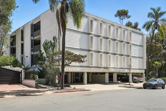 222 Quince St, San Diego CA: https://media.crmls.org/mediaz/d0ffc564-8634-4bd6-8a17-41e55cb69833.jpg