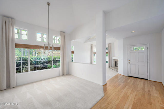3695 Mapleknoll Place, Thousand Oaks CA: https://media.crmls.org/mediaz/d100e133-009d-4317-9128-8340ce9a9c98.jpg