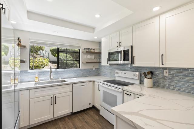 16232 Avenida Venusto, San Diego CA: https://media.crmls.org/mediaz/d1013b59-0c36-4c67-995d-3d37d61a61a8.jpg