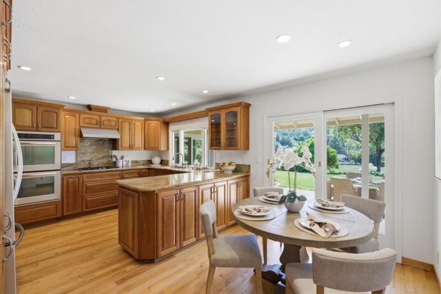 6915 Castlerock Drive, San Jose CA: https://media.crmls.org/mediaz/d10151a0-8e11-403c-bb5d-3bb0d7170ff8.jpg