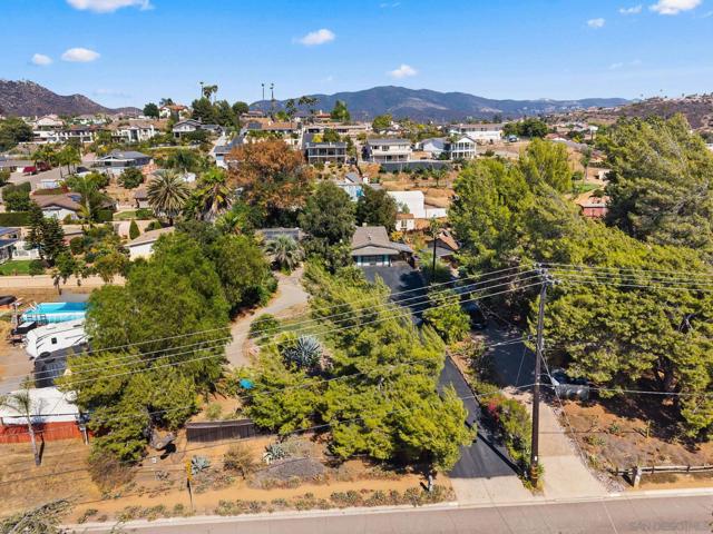 1767 Wind River Road, El Cajon CA: https://media.crmls.org/mediaz/d1018065-0037-4a7e-8f7d-04be3647a870.jpg