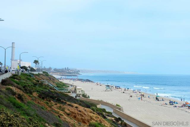317 Pine Ave, Carlsbad CA: https://media.crmls.org/mediaz/d101d440-4caa-4a67-8b4f-075a2b110343.jpg